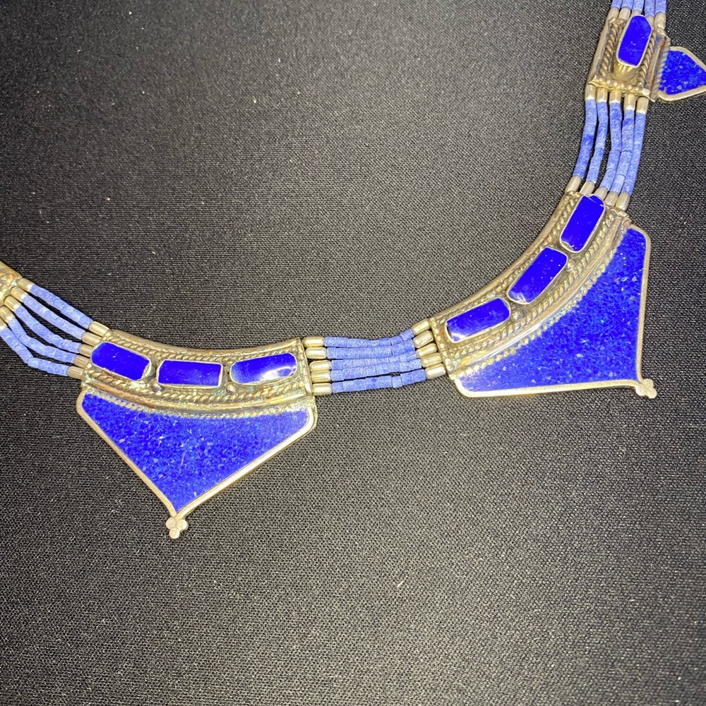 Beautiful handmade blue stone necklace set in metal. Handmade in Nepal. - Picture 5 of 5